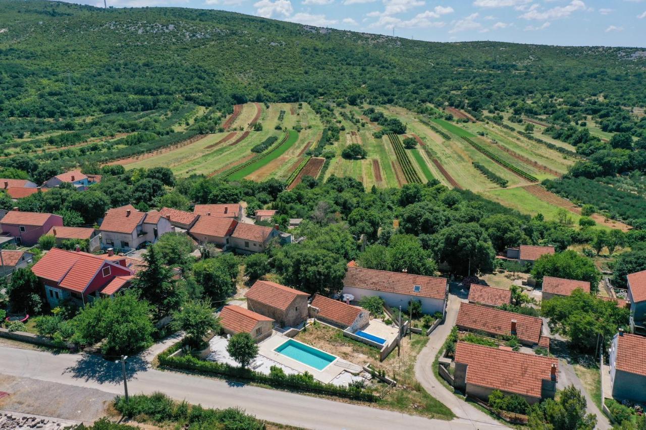 Holiday House Manuela Kruševo Buitenkant foto